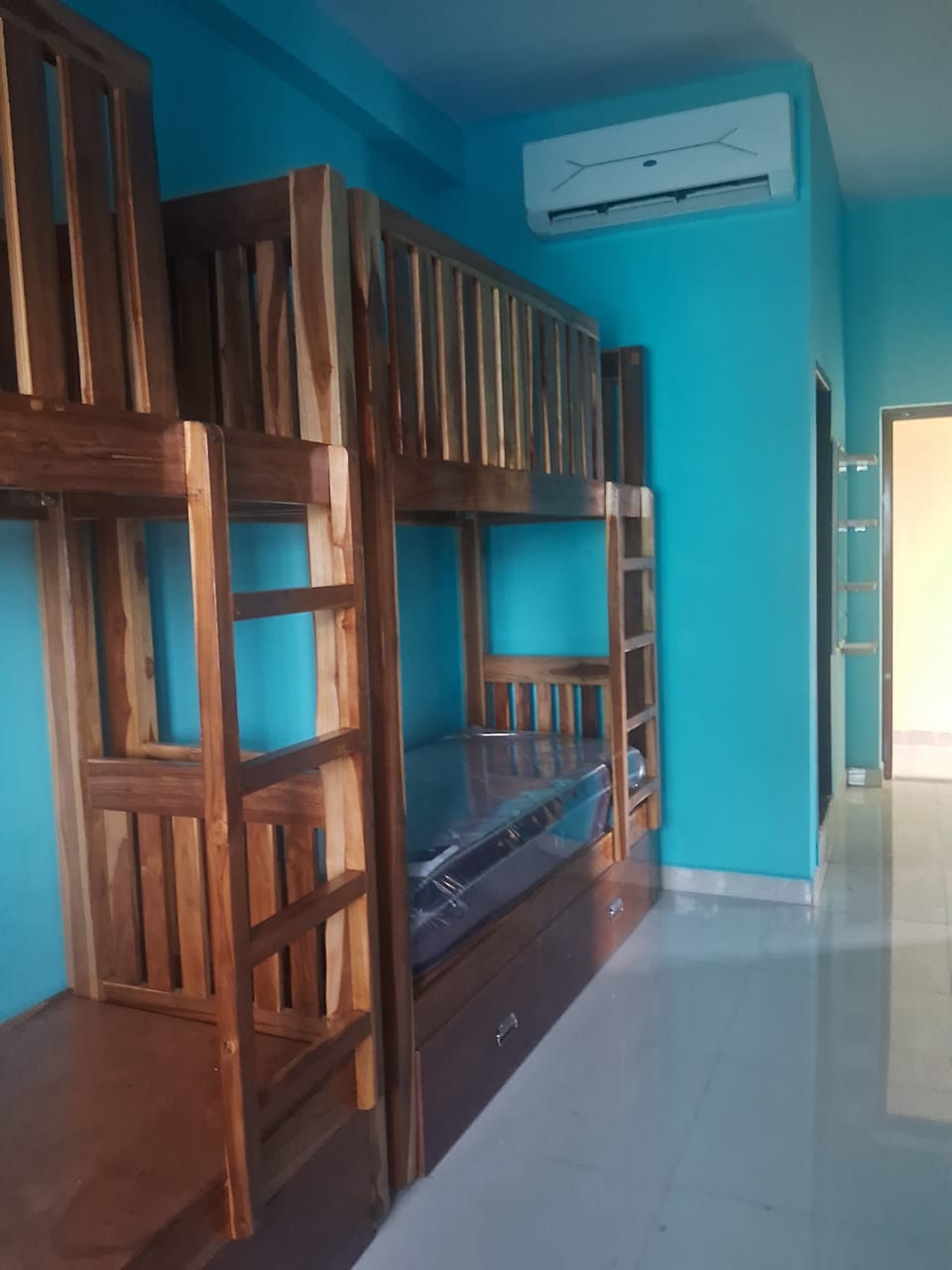 Womens PG With Neat And Tidy Kitchen